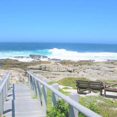 Beachfront Cottage - Hermanus Whale View Екстериор снимка