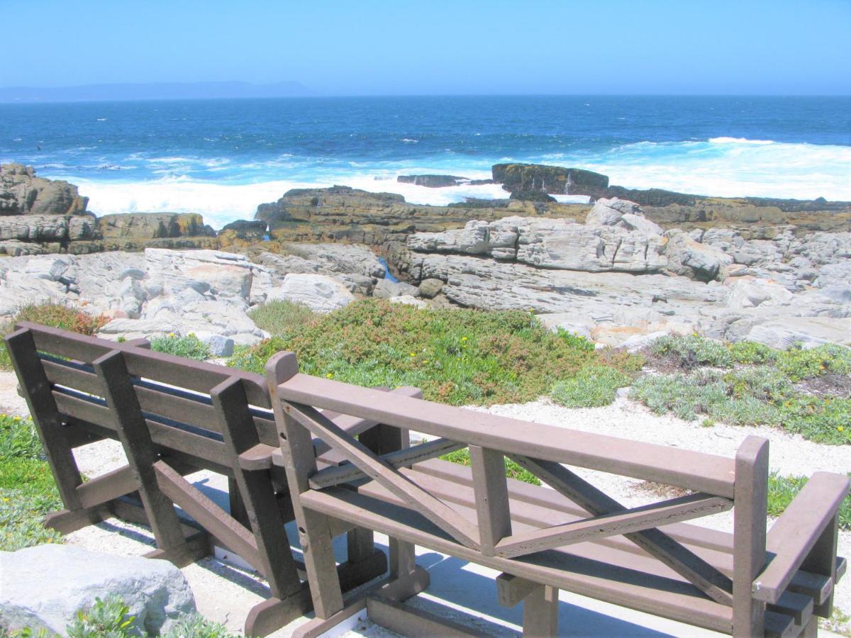 Beachfront Cottage - Hermanus Whale View Екстериор снимка